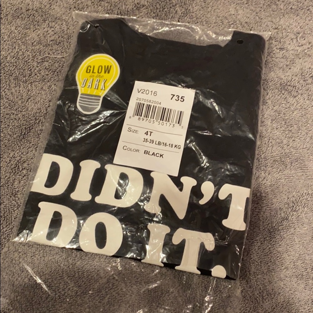 Childrens place 4t shirt glows in the dark new